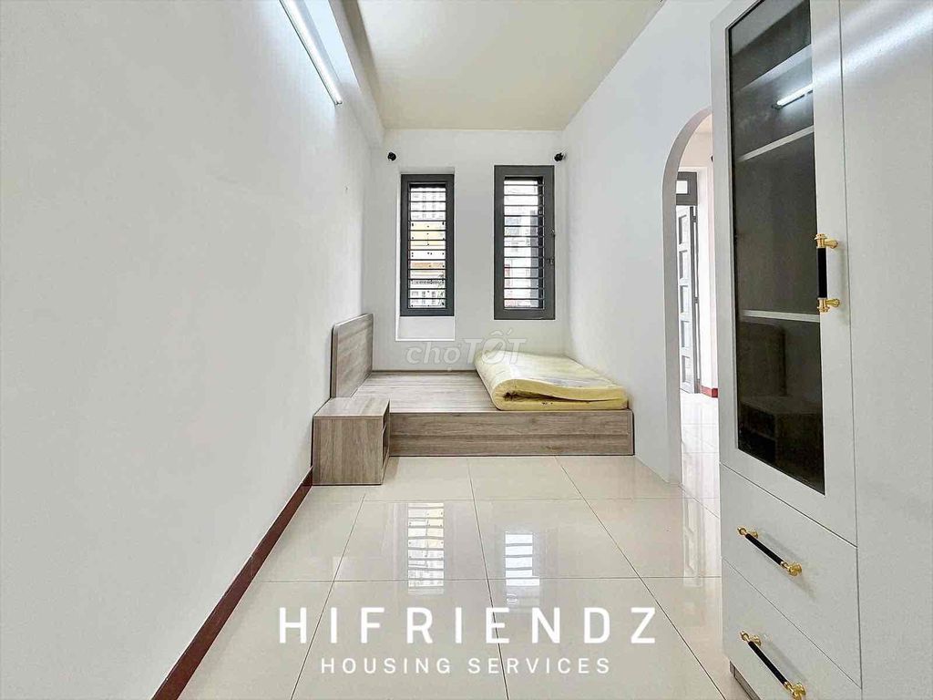 Open the apartment. One bedroom. The kitchen balcony.