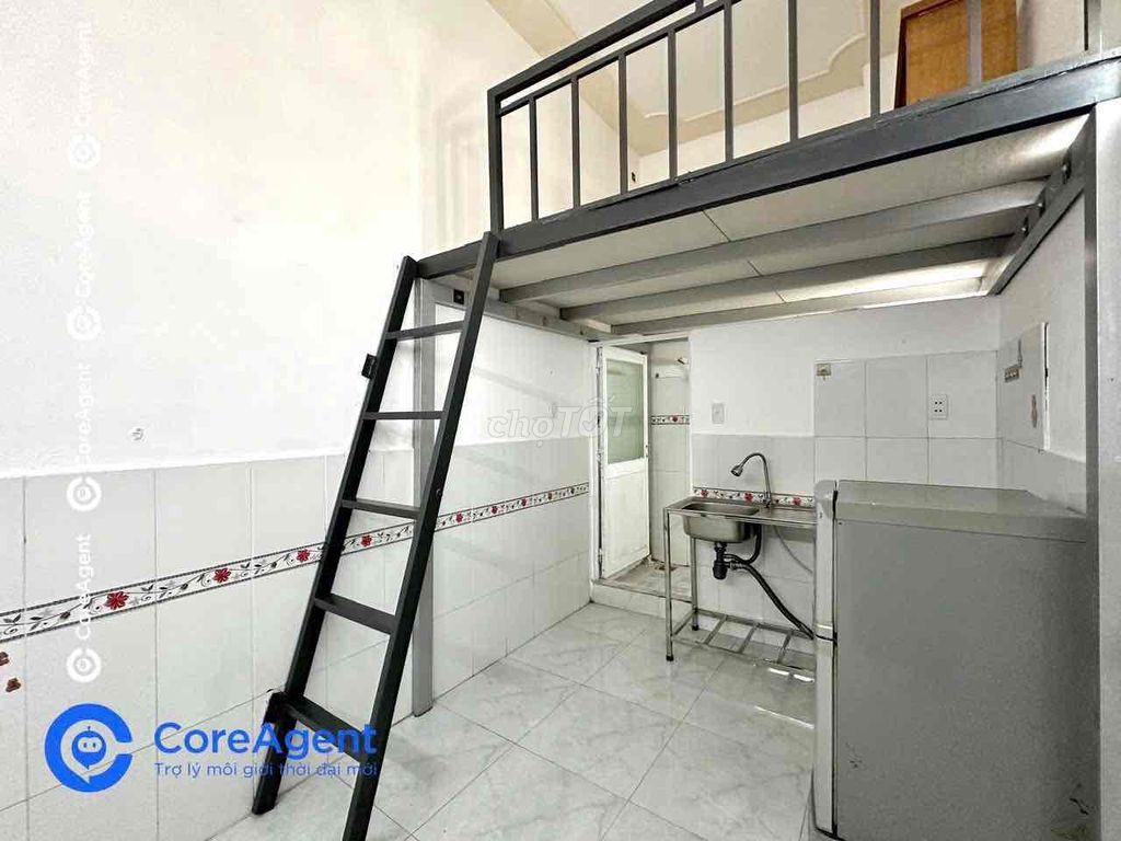 Rooms with guards - full furniture near the fourth quarter of