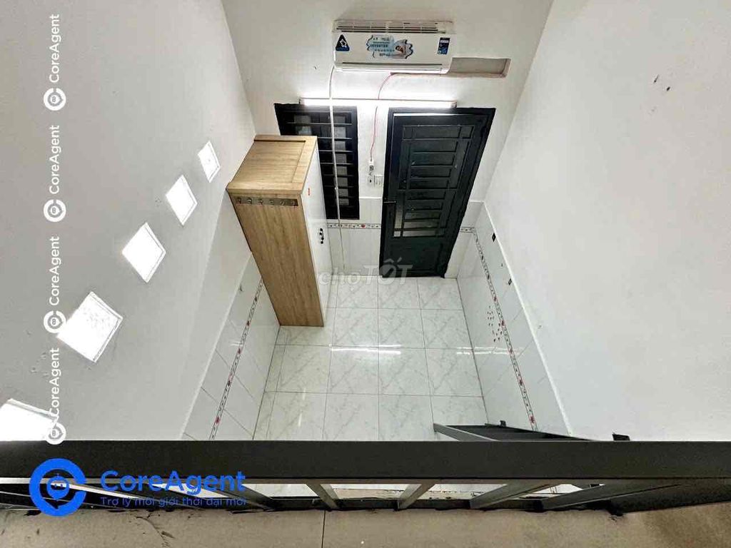 Rooms with guards - full furniture near the fourth quarter of