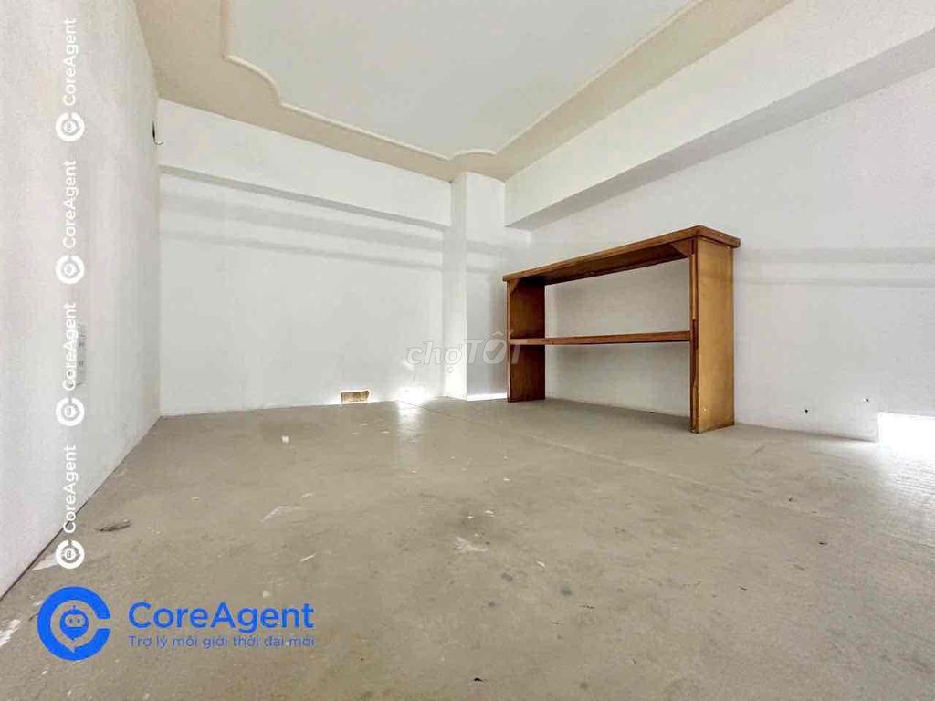 Rooms with guards - full furniture near the fourth quarter of