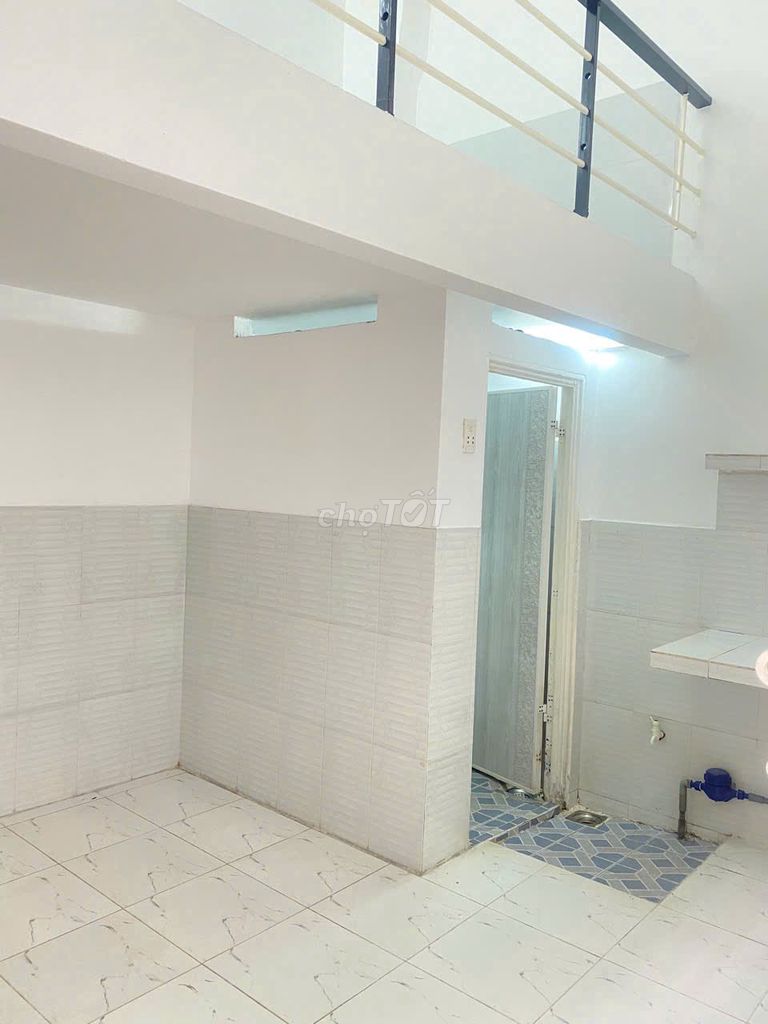 To rent a hotel with a cheap window Bình Tân