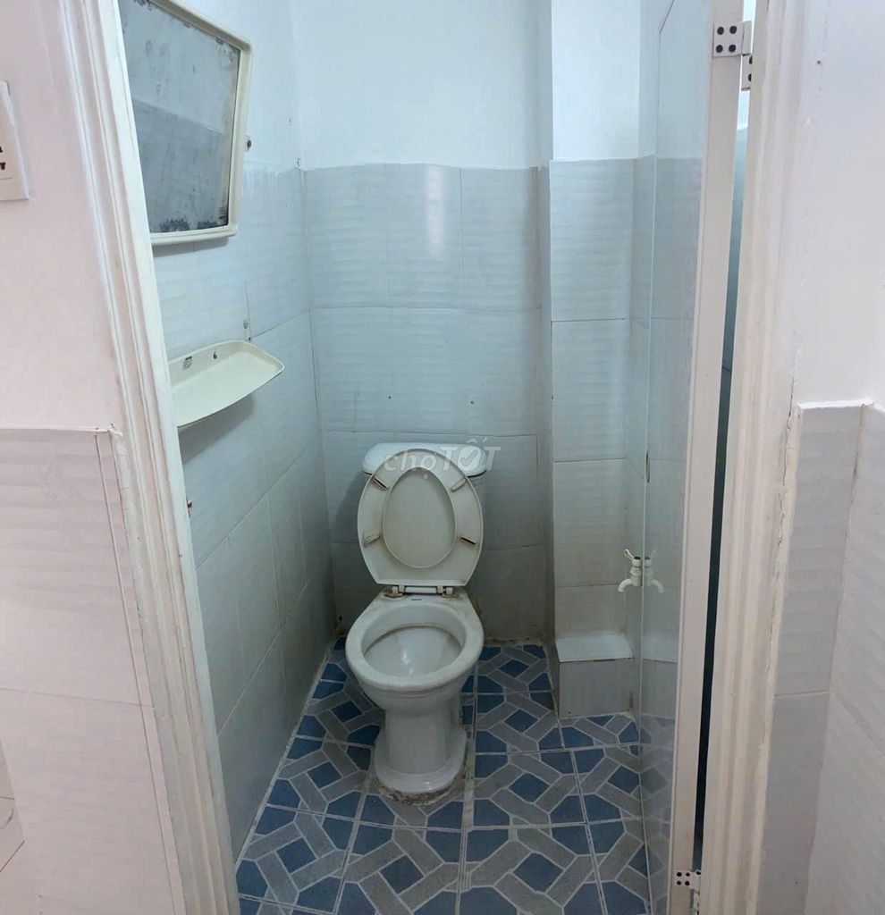 To rent a hotel with a cheap window Bình Tân