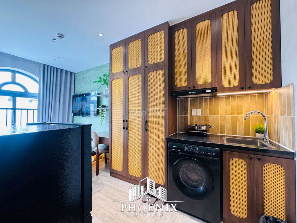 opening studio - full interior - sky window - just Lê Văn Khương