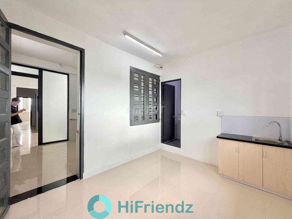 Rent a super room - a fresh kitchen - a brand-new hall.
