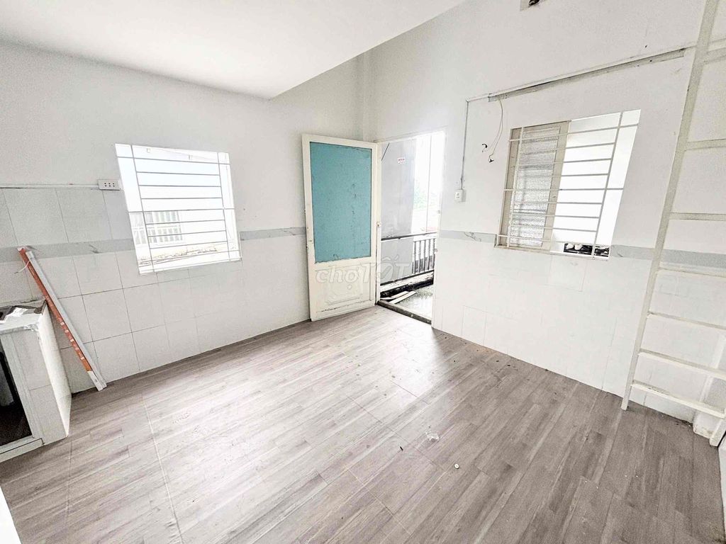 The biggest, most open, low-cost D2 room.