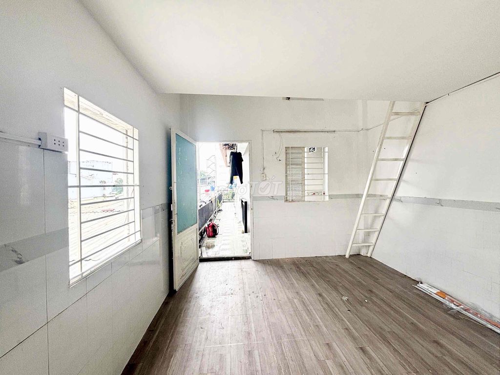 The biggest, most open, low-cost D2 room.