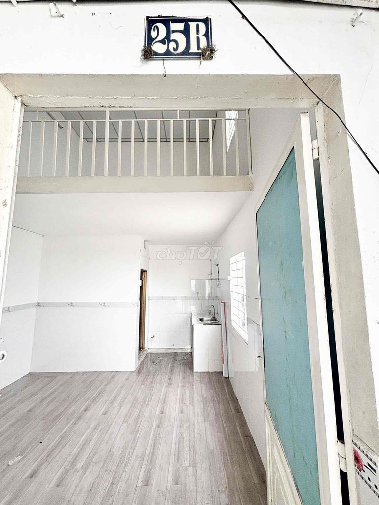 The biggest, most open, low-cost D2 room.