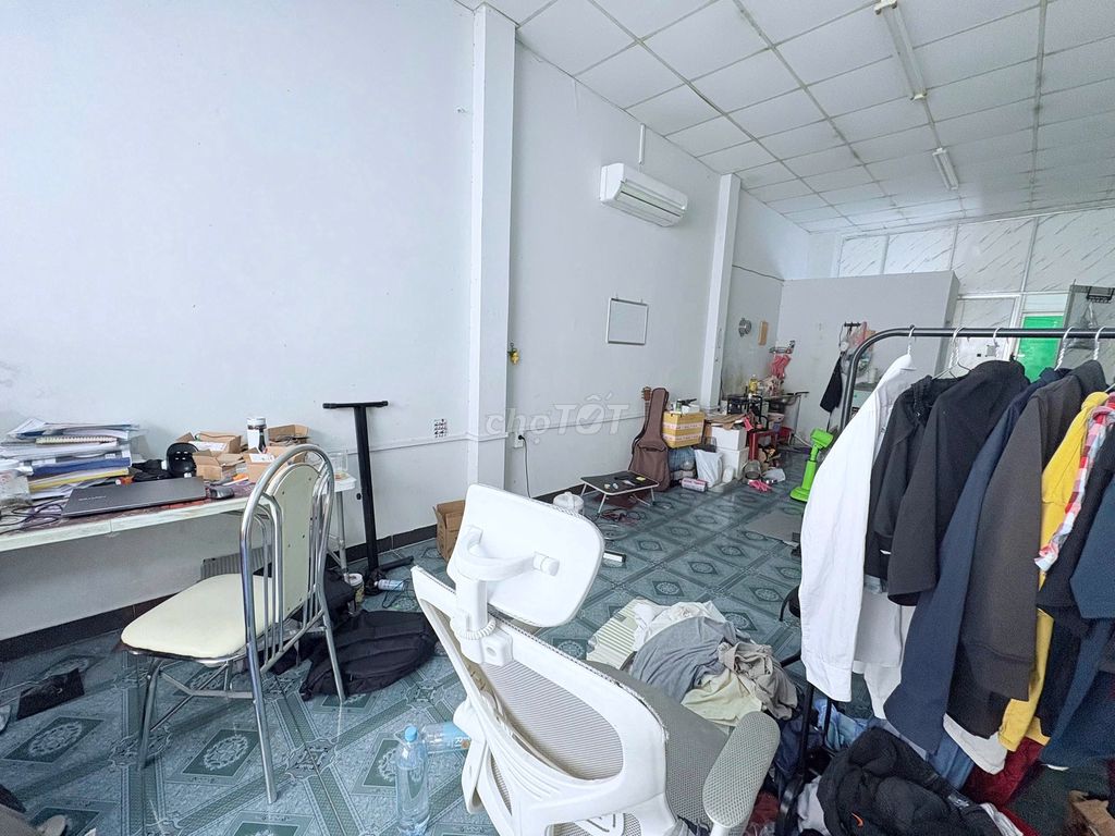 Super big studio right around the bronze circle - 50 M2-full sky windows