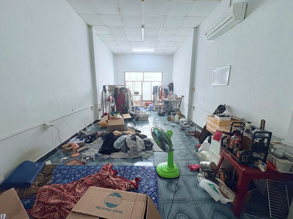 Super big studio right around the bronze circle - 50 M2-full sky windows