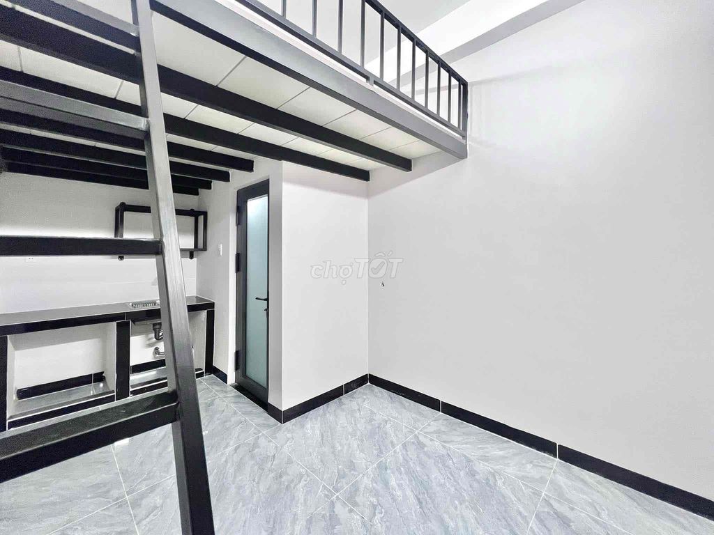 Cheap motel room - 2 M high guard - 100 percent construction, free car, suitable at 1.