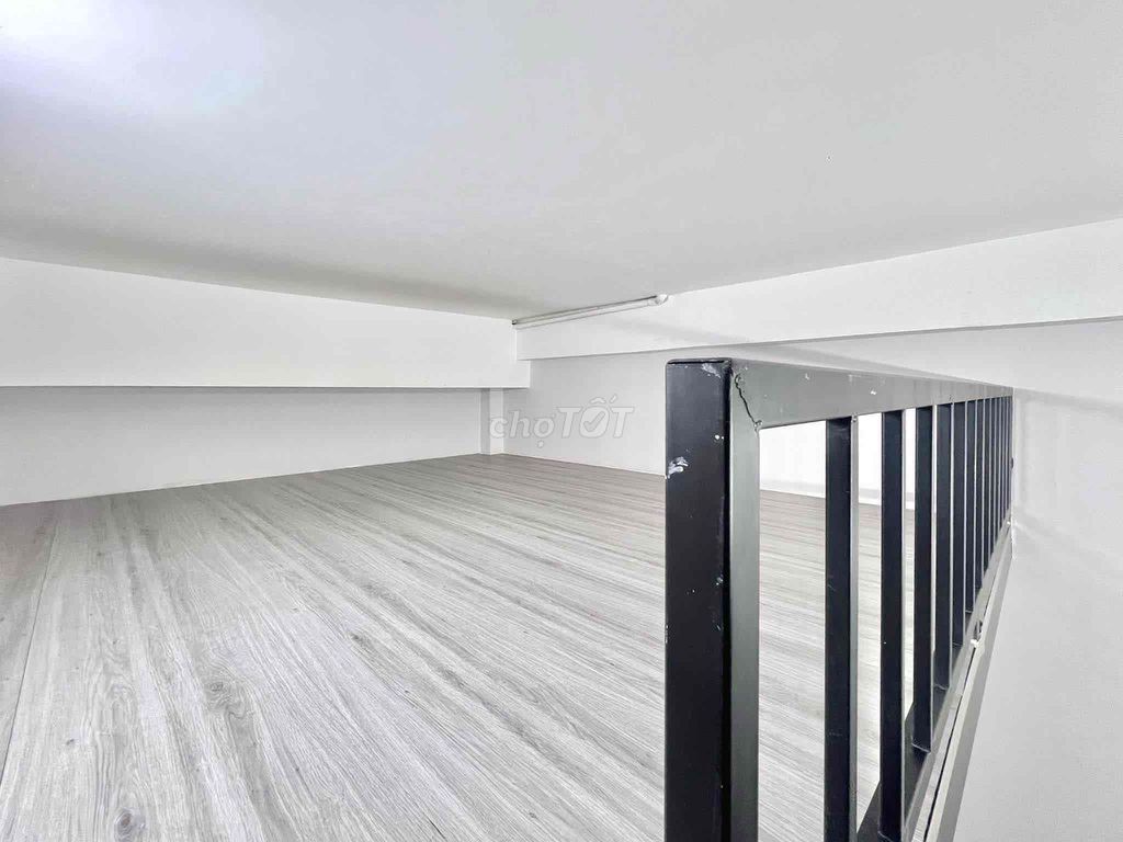 Cheap motel room - 2 M high guard - 100 percent construction, free car, suitable at 1.