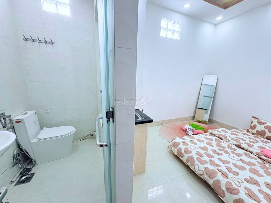Pretty little studio right at the school of literature, angioma-full interior hospital.