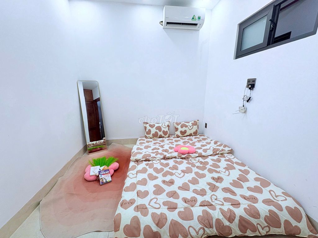 Pretty little studio right at the school of literature, angioma-full interior hospital.