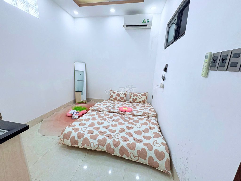 Pretty little studio right at the school of literature, angioma-full interior hospital.