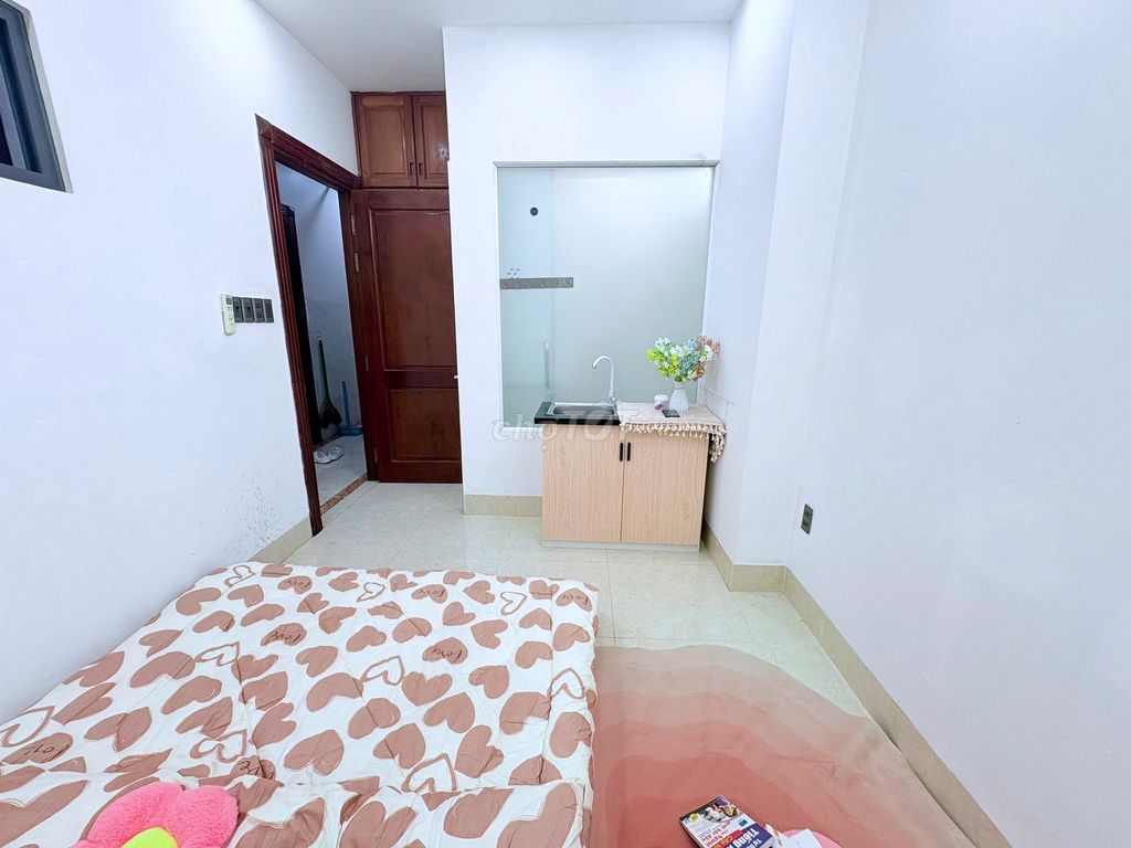 Pretty little studio right at the school of literature, angioma-full interior hospital.