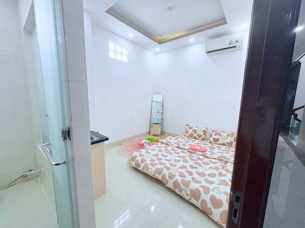 Pretty little studio right at the school of literature, angioma-full interior hospital.