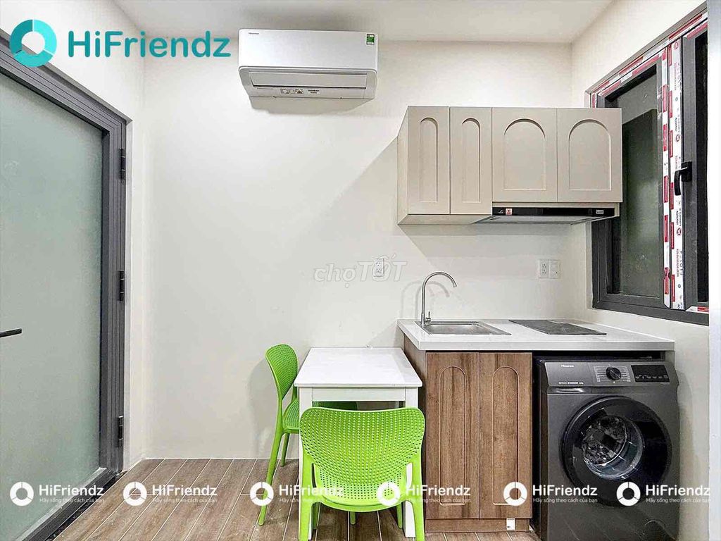 The room with the new full interior is 100% new, private washing machine, elevator.
