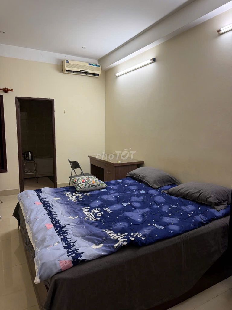 Rent room 18 ANguyễn Thị Minh Khai 18 M2 services a month.