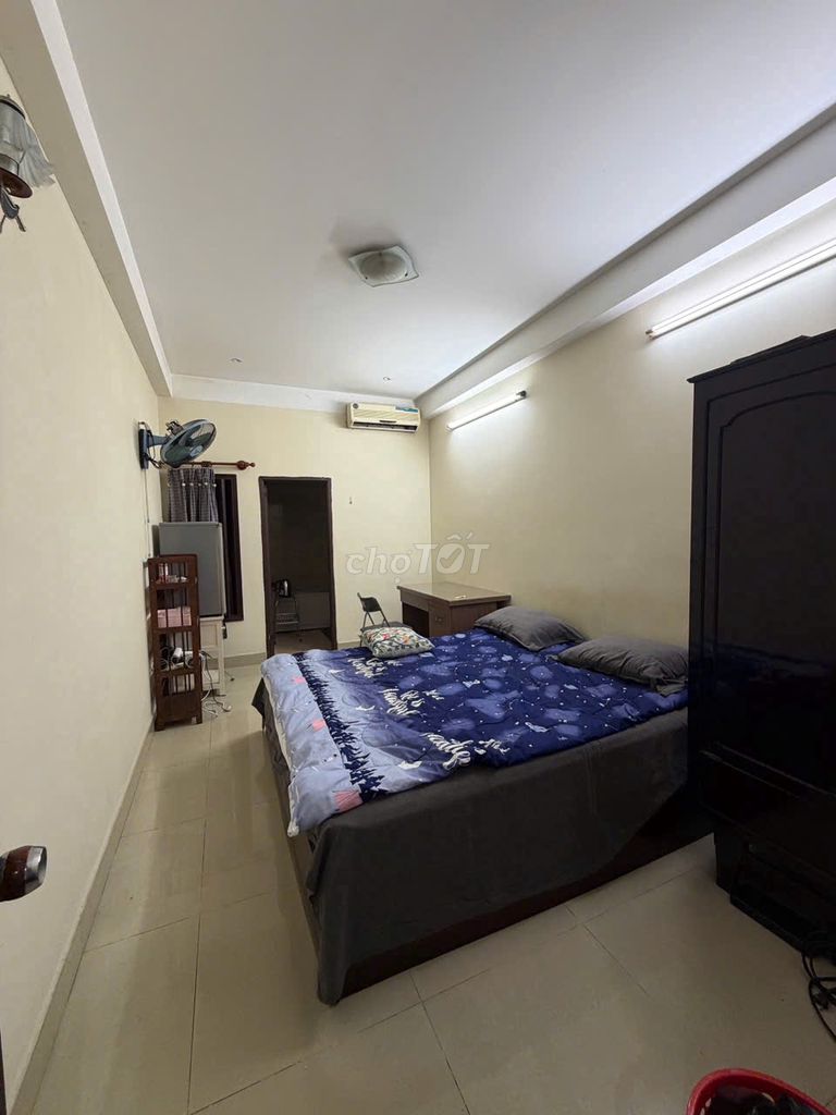 Rent room 18 ANguyễn Thị Minh Khai 18 M2 services a month.