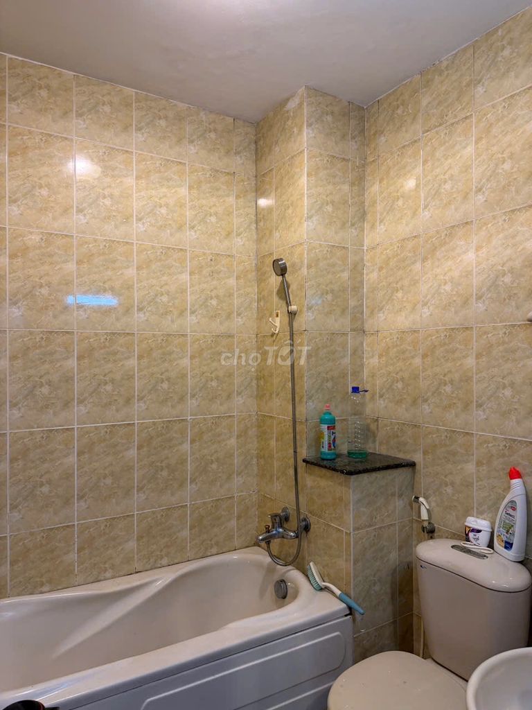 Rent room 18 ANguyễn Thị Minh Khai 18 M2 services a month.