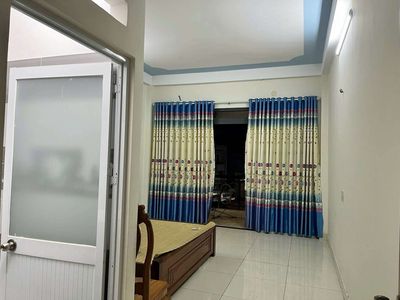 Rent a cash house for five bedrooms. Five toilets for 15 million.