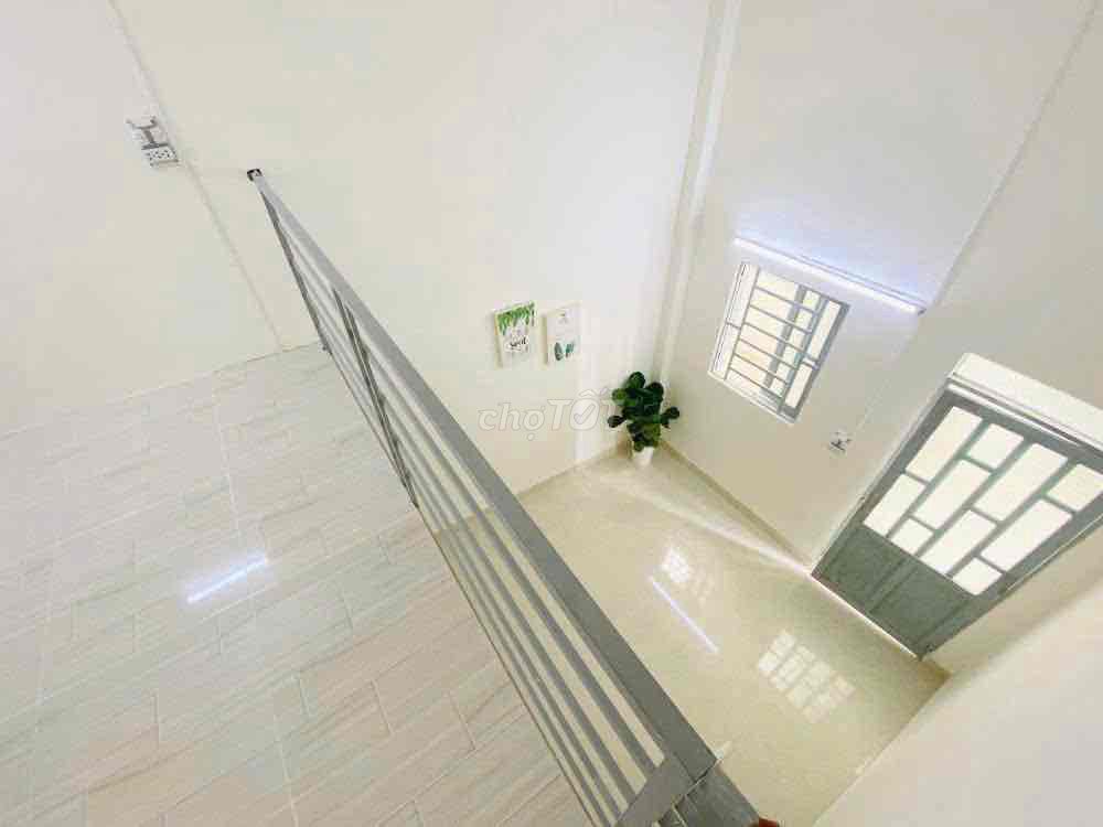 The guest room in the shower room where you got the tram.