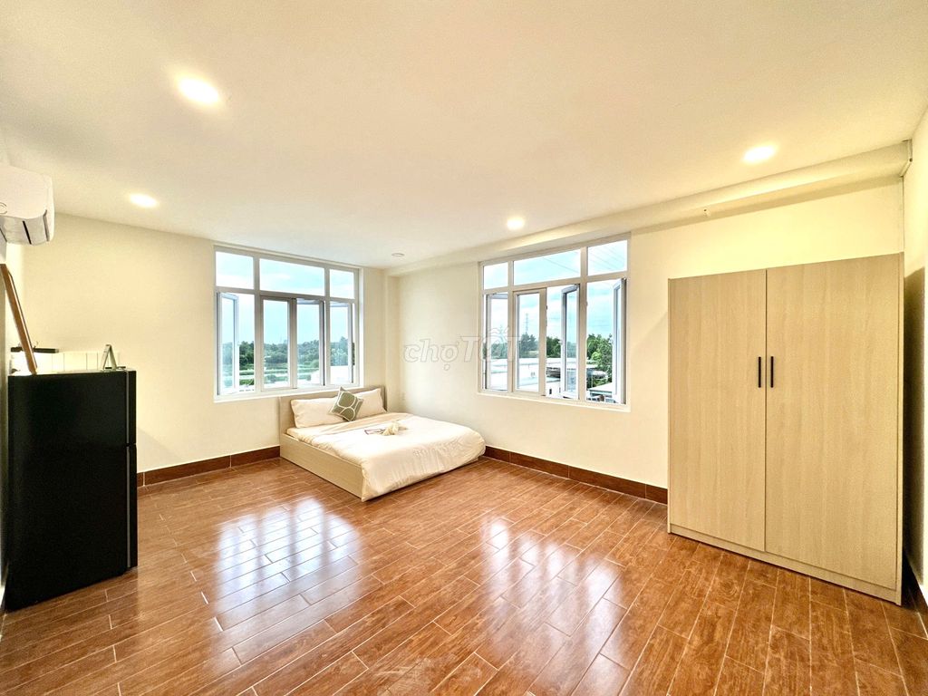 The studio 35 M2 has just built, full interior right here in the 8th district, dedicated college, ueh cs N