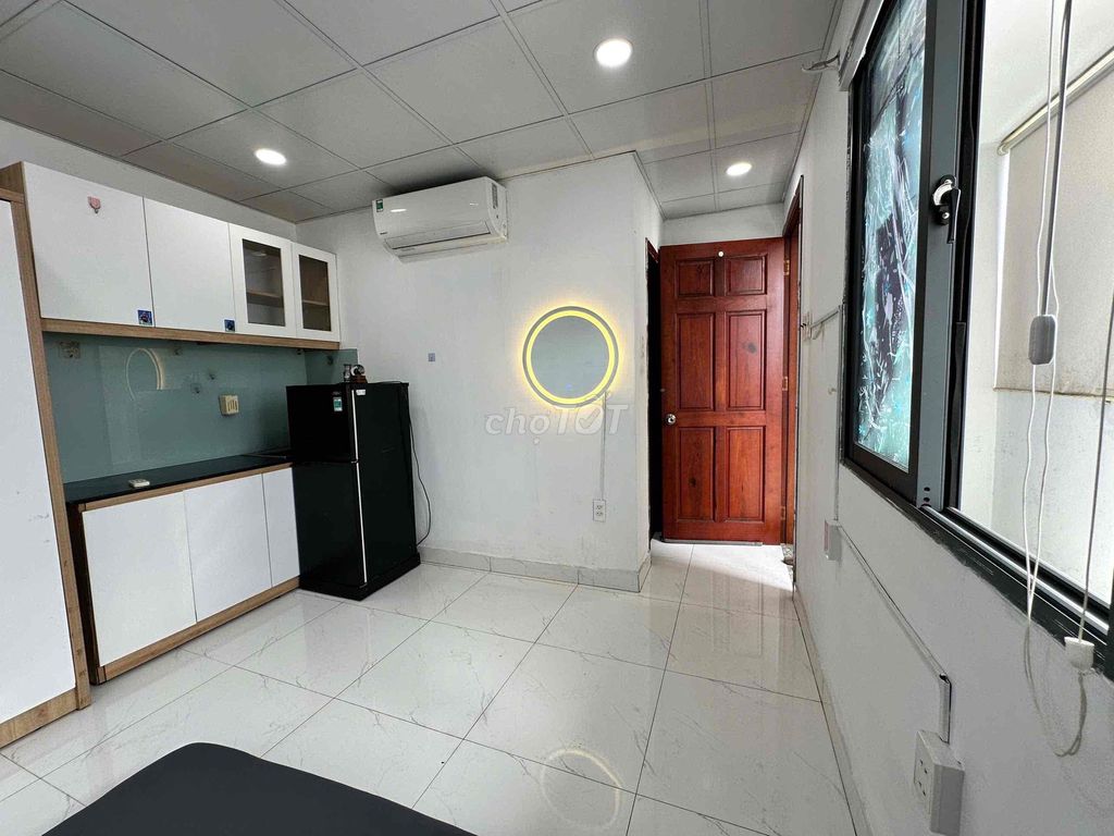 Trần Huy Liệu Phú Nhuận district window room