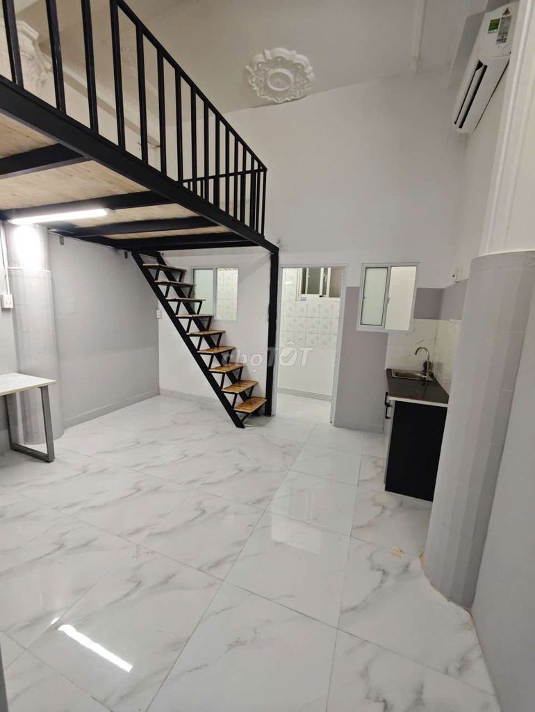 Rooms with guards and no guards.