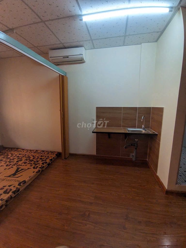 Rent a new room on Nguyễn Chí Thanh near B UniversityU.