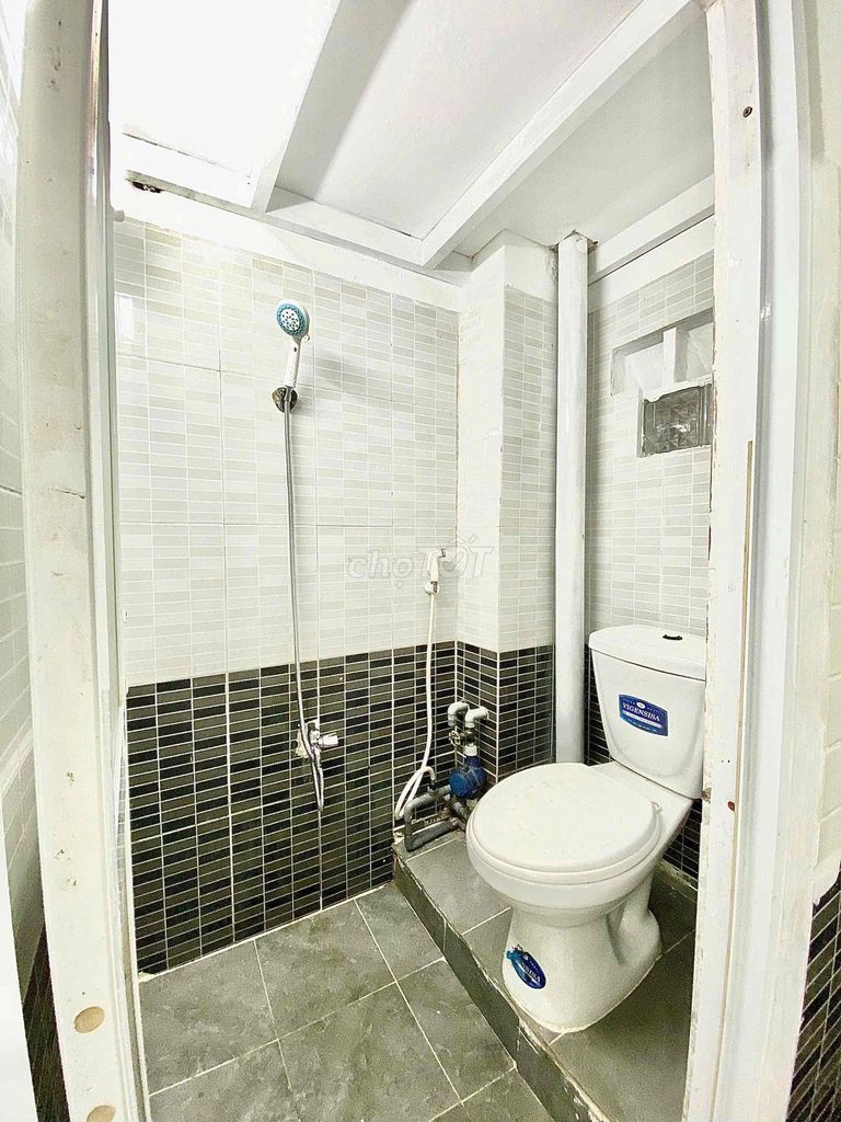 Cheap hotel room for student-Lê Văn Quới - scalentile