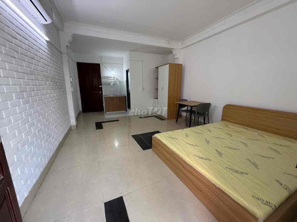 Rent a super-size studio with cheap bancol near muscle, republic