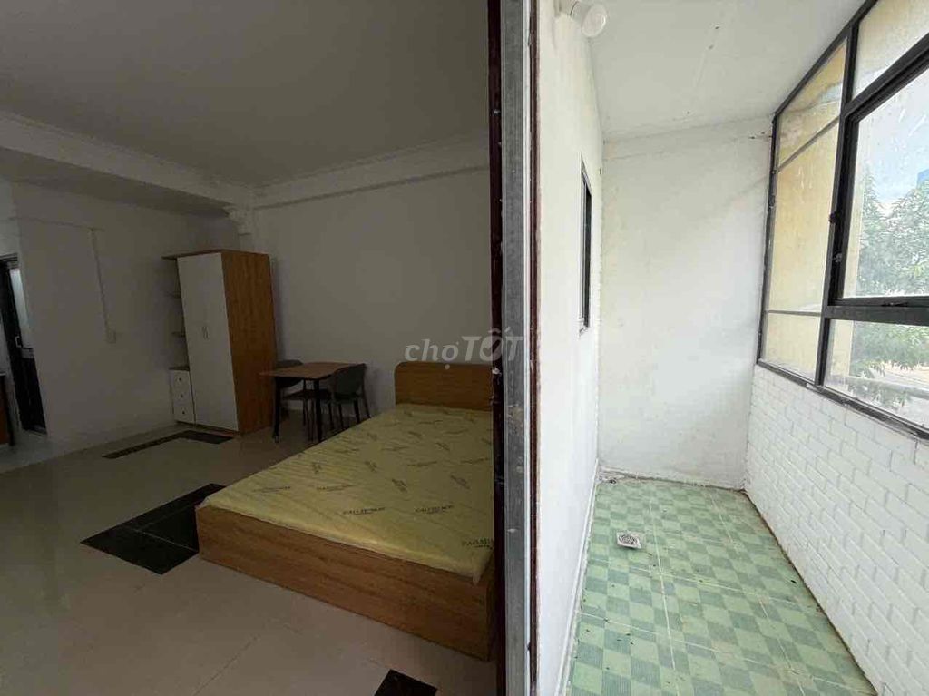 Rent a super-size studio with cheap bancol near muscle, republic