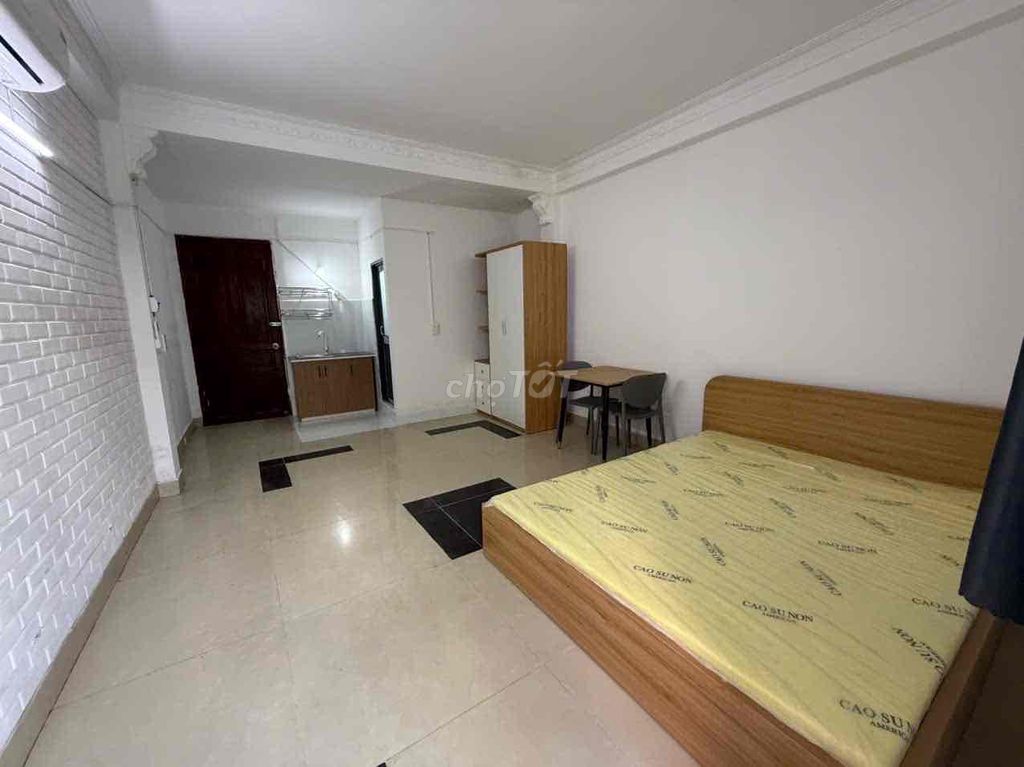 Rent a super-size studio with cheap bancol near muscle, republic