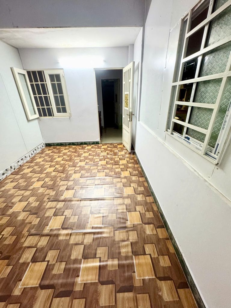 It's the owner of a nice room with windows.