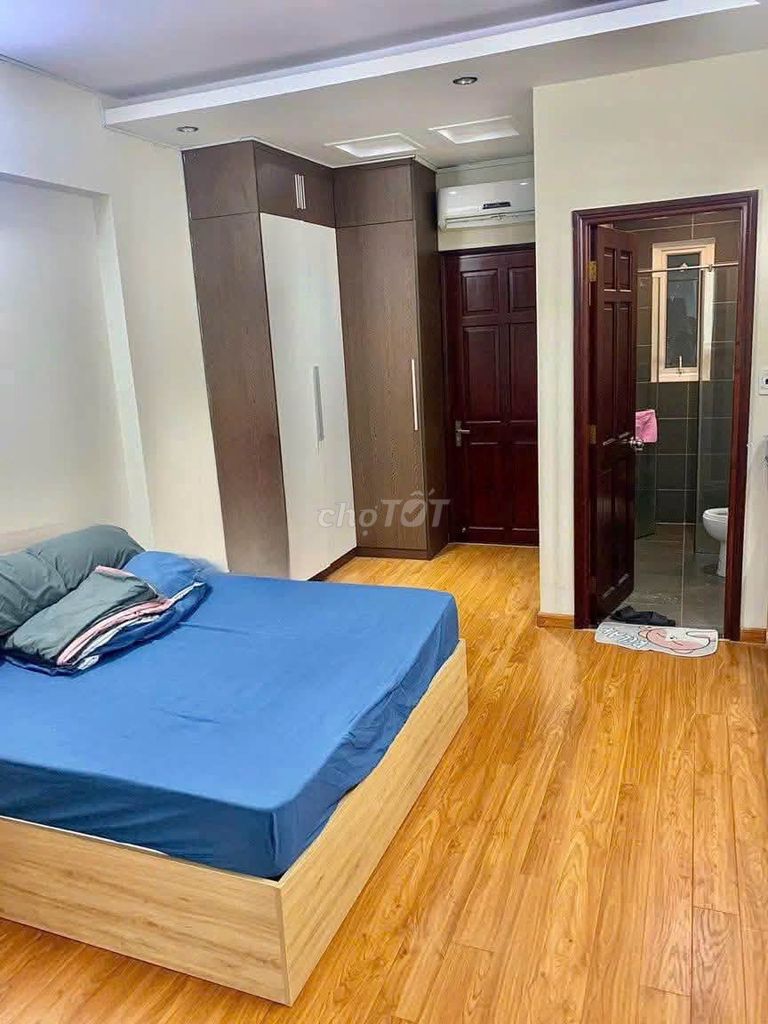 renting balcony studios — near 3 Tháng 2-10th Street