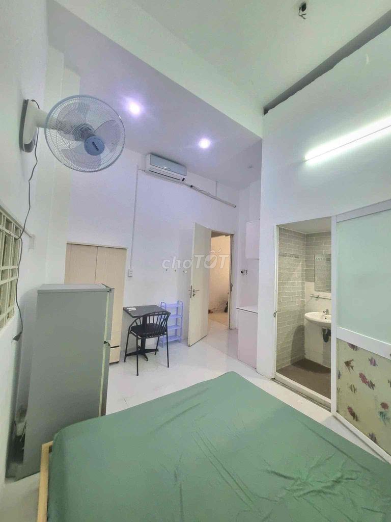 Rent a low-priced room in Bàu Cát 1.
