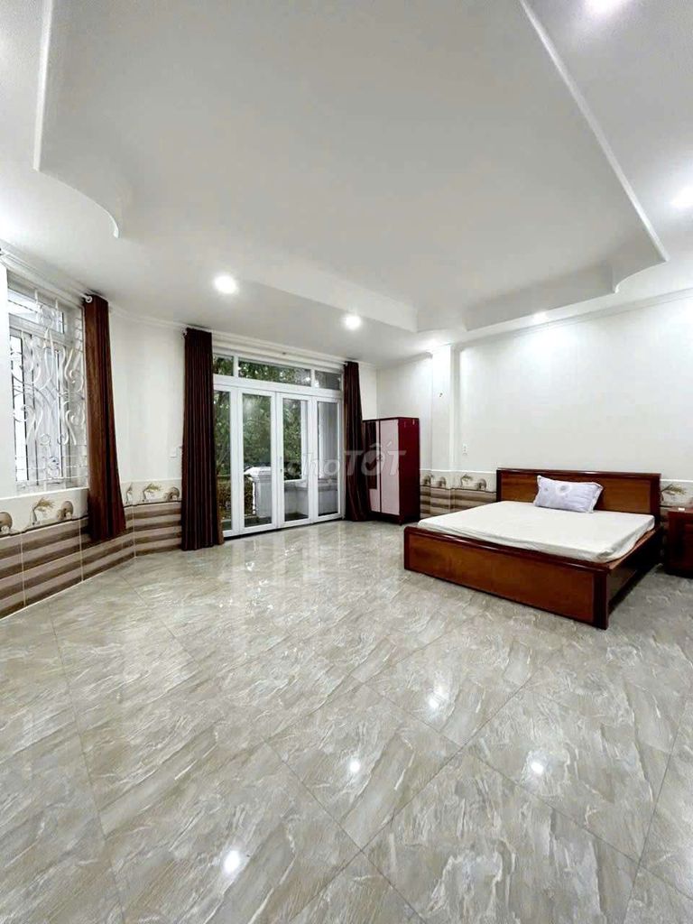 Room 35 m2 – crowded helam