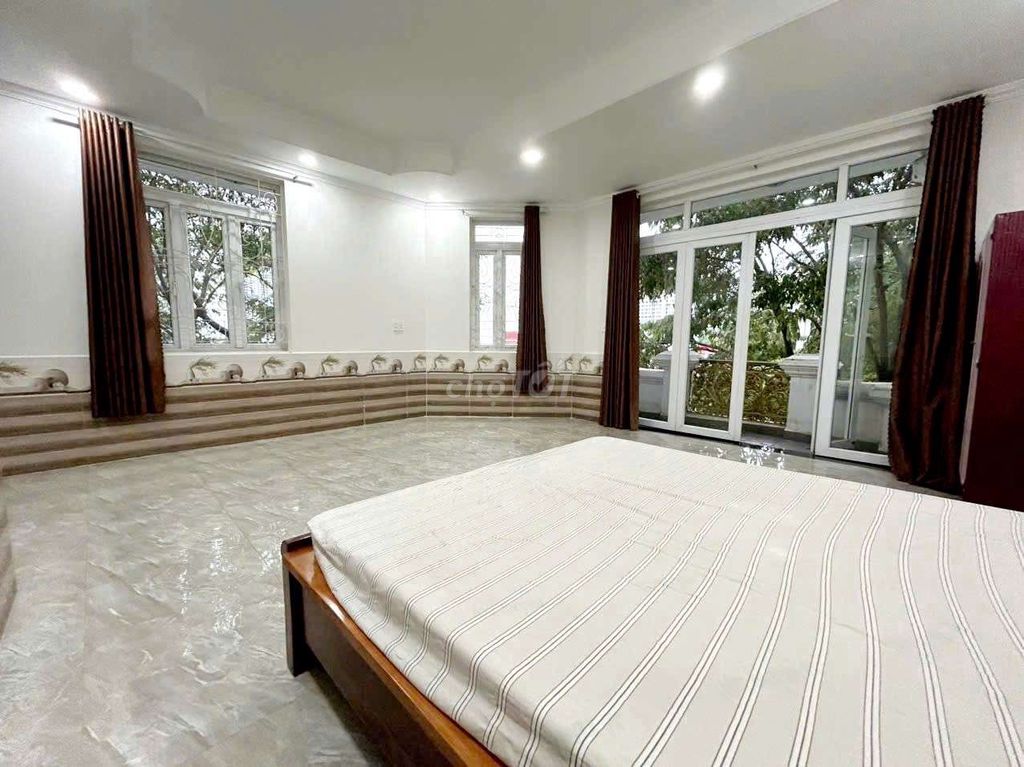 Room 35 m2 – crowded helam