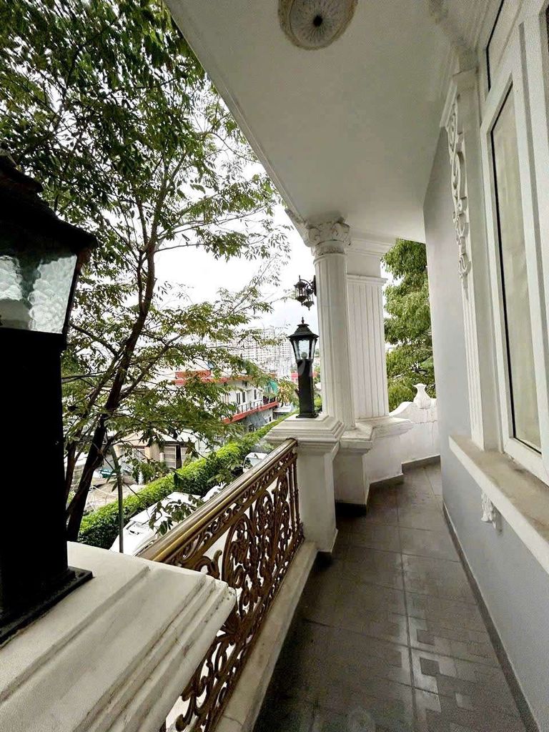 Room 35 m2 – crowded helam