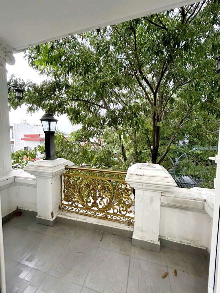 Room 35 m2 – crowded helam