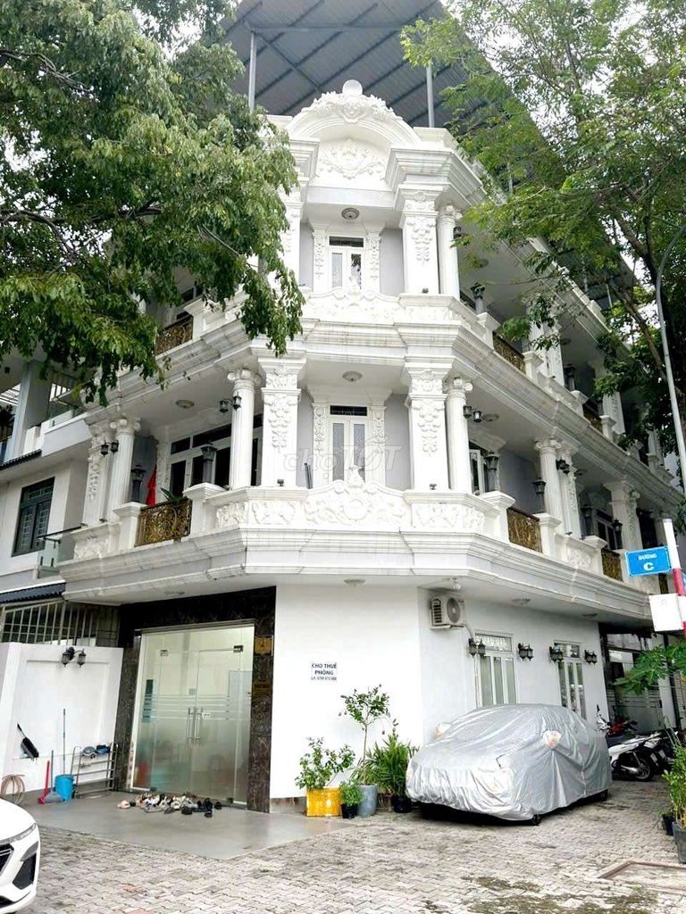 Room 35 m2 – crowded helam