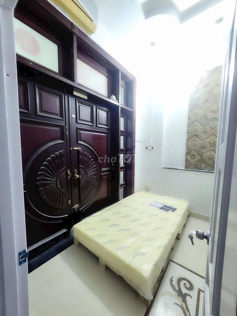 Room 30 m2 includes two private bedrooms with a full interior kitchen