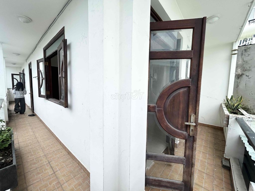 Rent the balcony, the open window in Nguyễn Thị Thập, District 7.