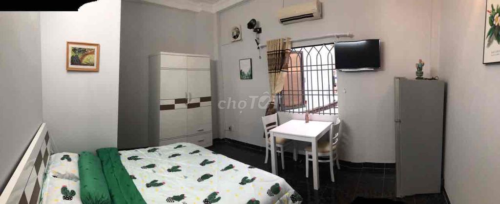 Bàn Cờ District 3 for a free room.