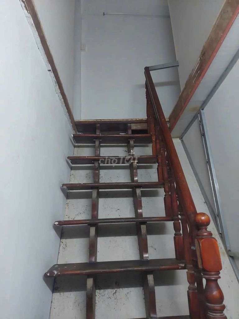 Cheap room, now free Nguyễn Thanh Tuyền-7202 p.m. behind the Market of Vl 2