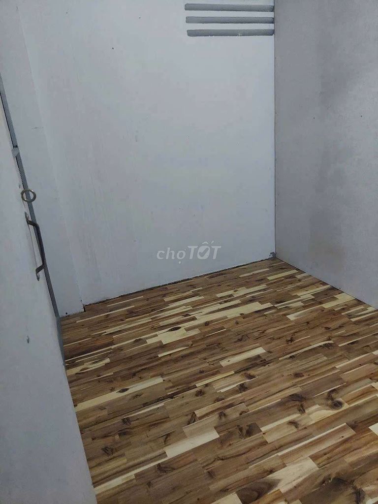 Cheap room, now free Nguyễn Thanh Tuyền-7202 p.m. behind the Market of Vl 2
