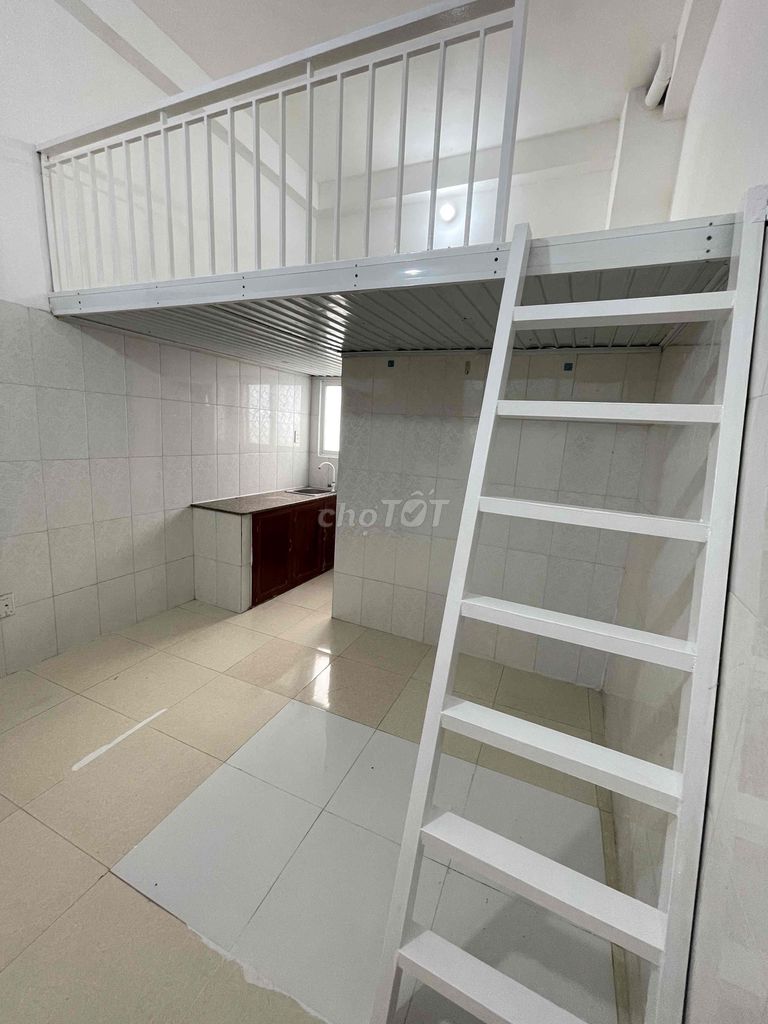 Rent room 500 meters from the university.
