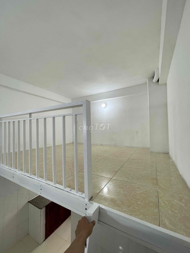 Rent room 500 meters from the university.