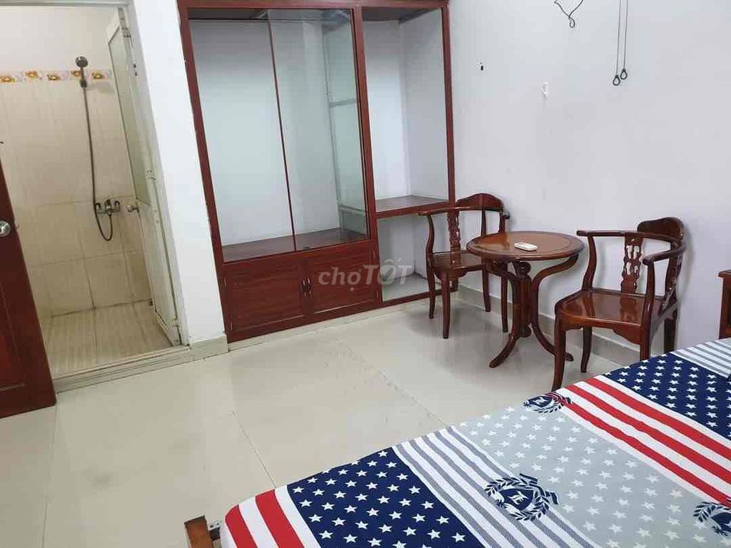 Gò Vấp hotel-- 14 M2-- 3 million a month.